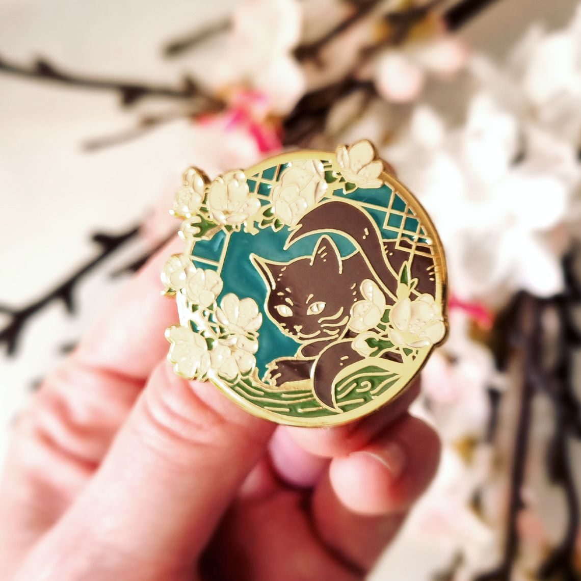 Kurayami Enamel Pin - Bakeneko