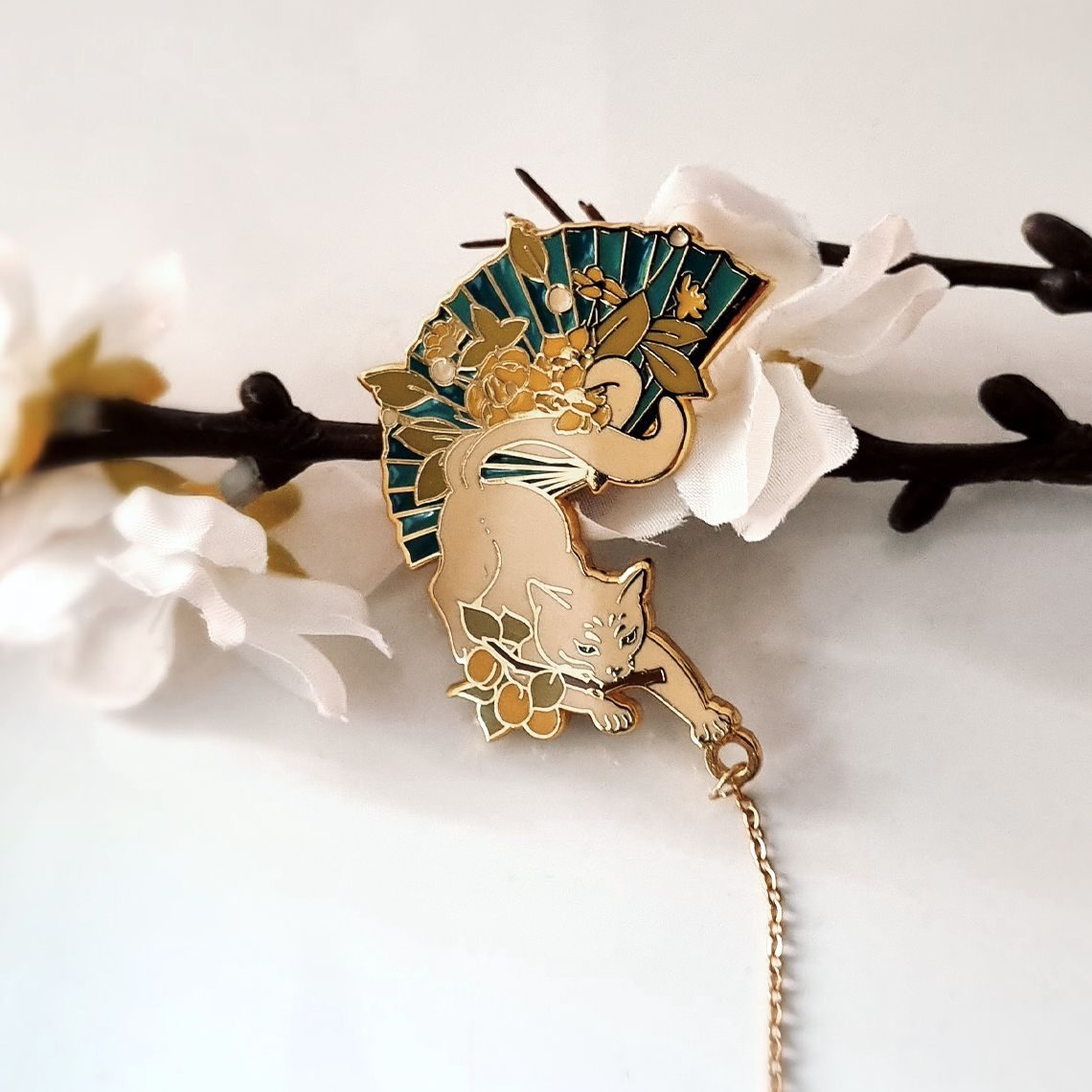 Kurayami Enamel Pin - Nekomata