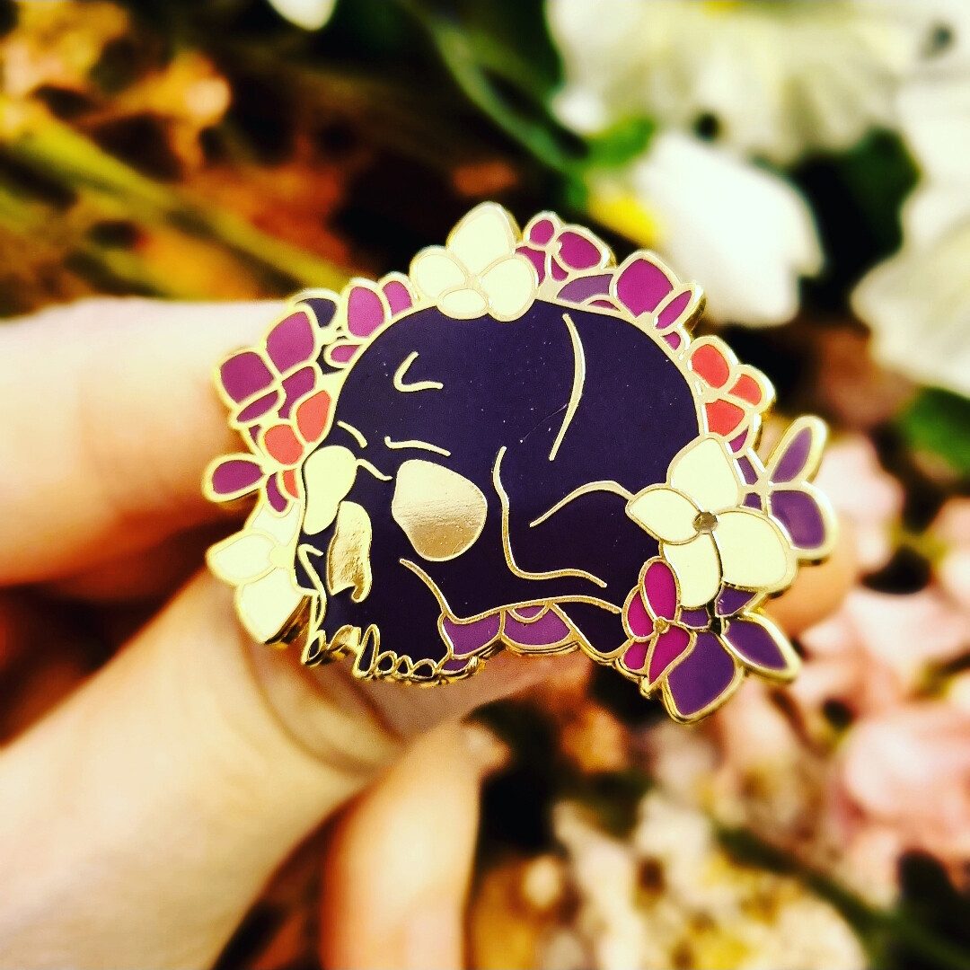 Peculiar Enamel Pin - Floral Skull